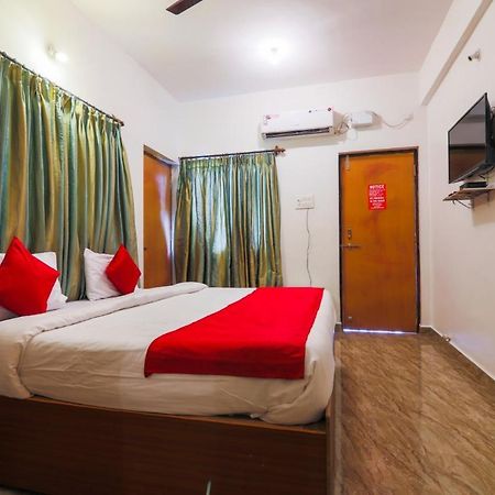 Fullmoon Beach Place Candolim Bagian luar foto