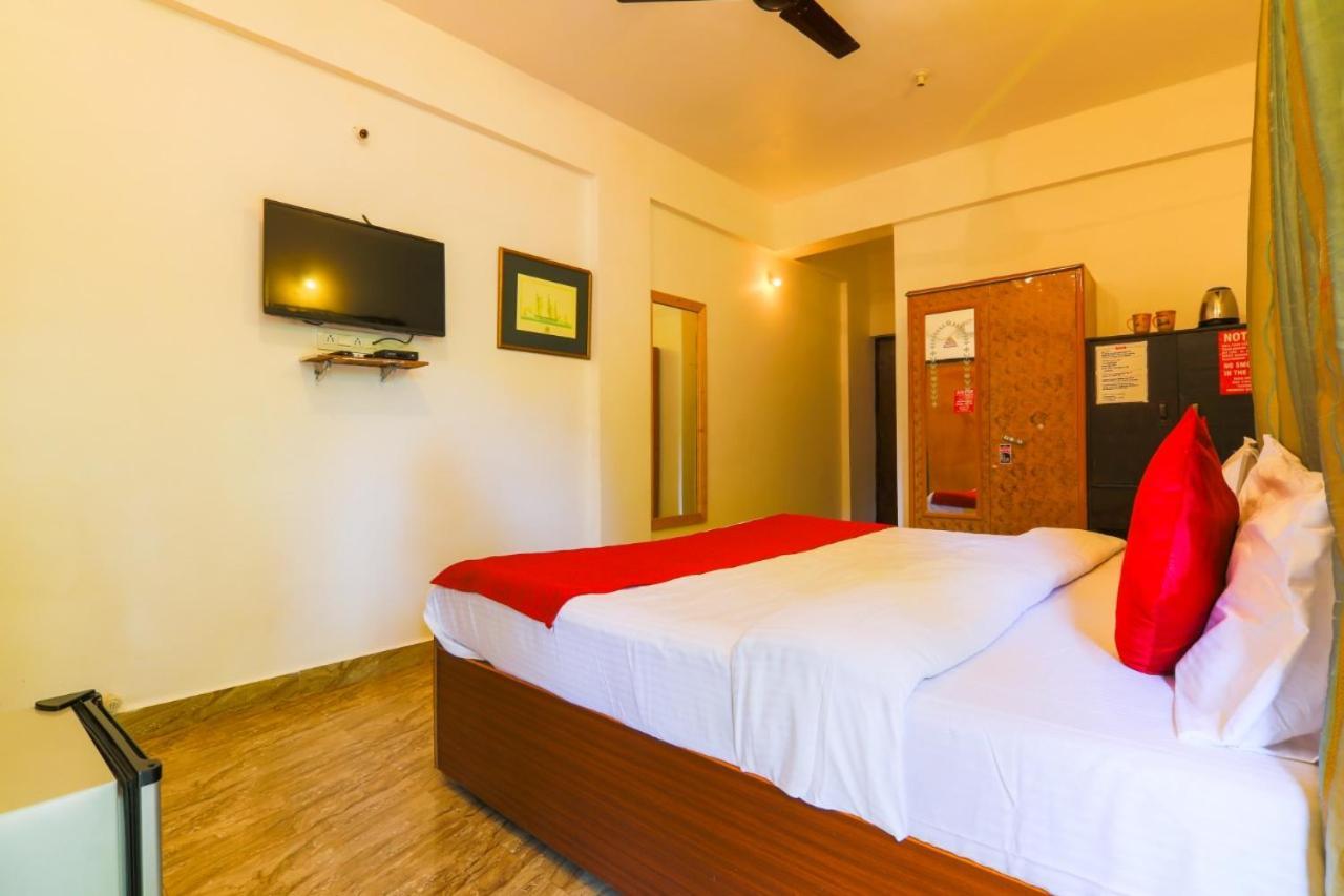 Fullmoon Beach Place Candolim Bagian luar foto